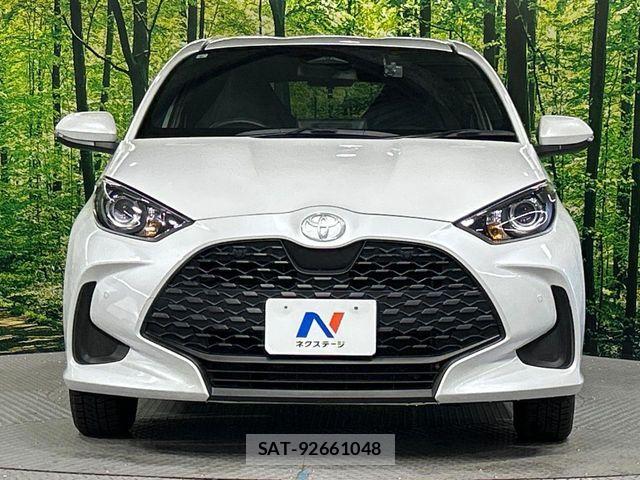 Toyota YARIS 2024-06 8439176-13