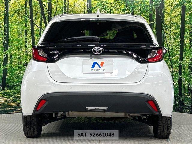 Toyota YARIS 2024-06 8439176-14