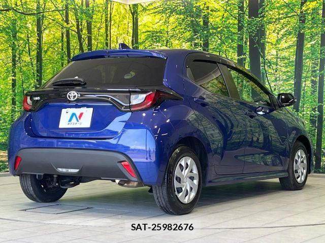 Toyota YARIS 2023-06 8439172-16