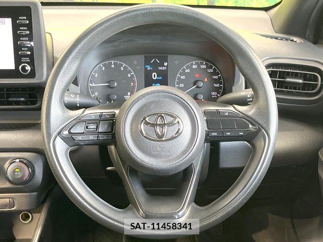 Toyota YARIS 2021-08 8458858-10