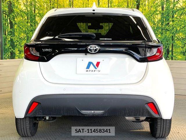 Toyota YARIS 2021-08 8458858-14
