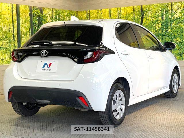 Toyota YARIS 2021-08 8458858-16