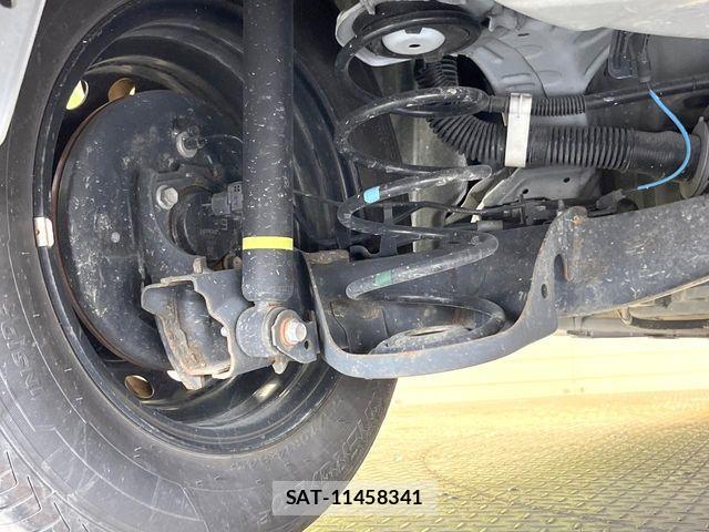 Toyota YARIS 2021-08 8458858-19