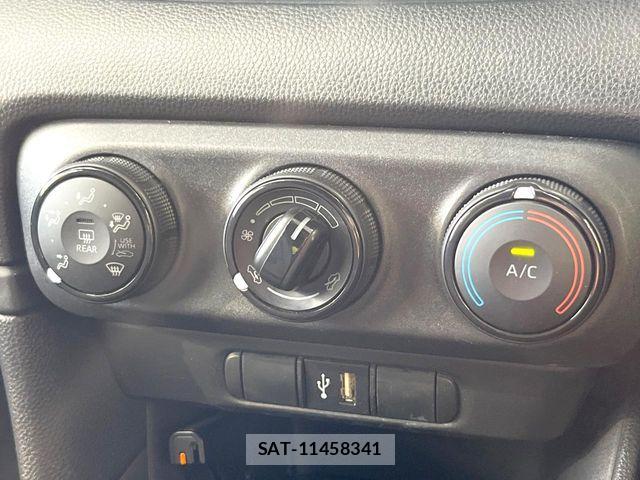 Toyota YARIS 2021-08 8458858-4