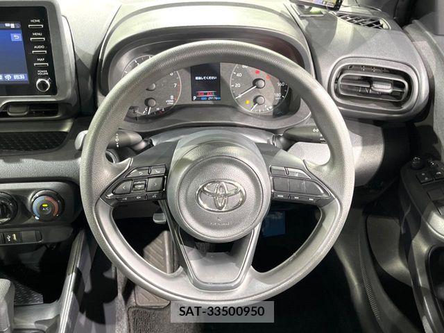 Toyota YARIS 2022-03 8458856-10