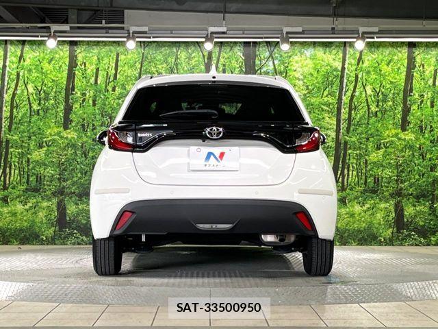 Toyota YARIS 2022-03 8458856-14