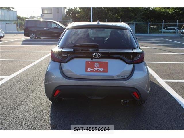 Toyota YARIS 2025-01 8486323-9