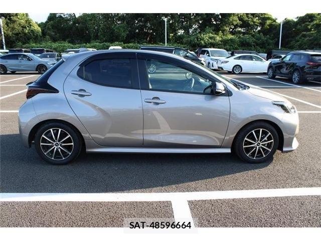 Toyota YARIS 2025-01 8486323-7