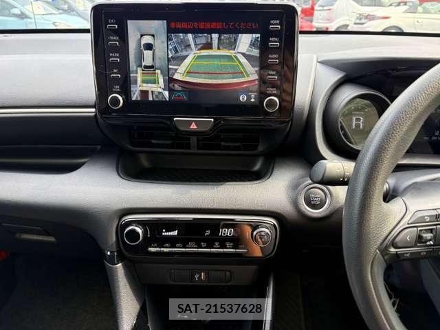 Toyota YARIS 2021-08 8486333-11