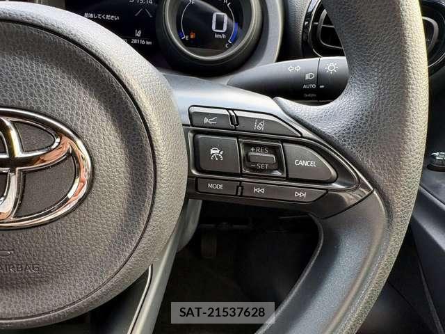 Toyota YARIS 2021-08 8486333-18