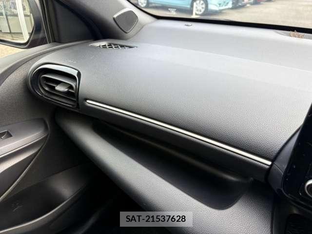 Toyota YARIS 2021-08 8486333-23