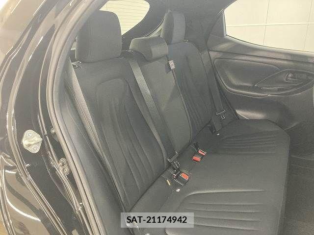 Toyota YARIS 2021-01 8486331-11