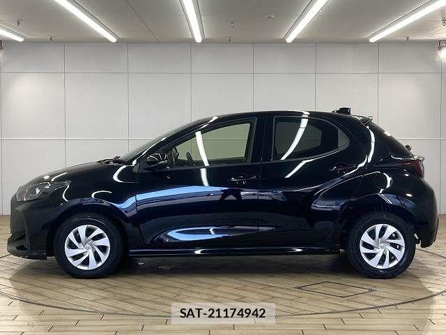 Toyota YARIS 2021-01 8486331-16