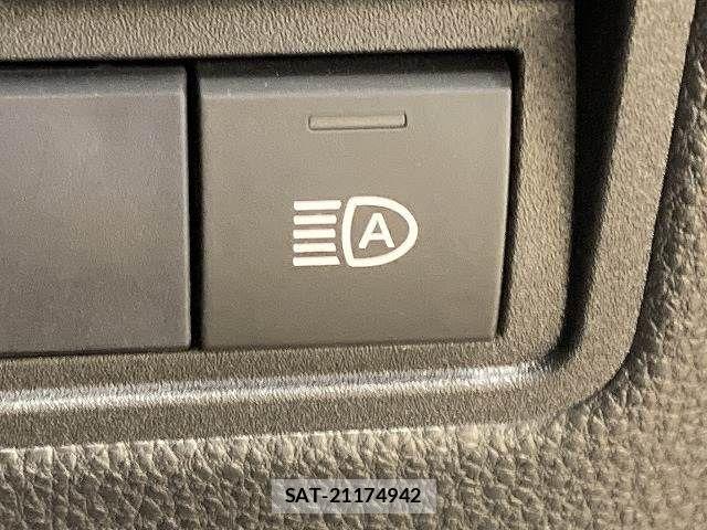 Toyota YARIS 2021-01 8486331-5