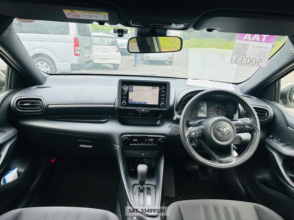Toyota YARIS 2023-07 8079878-12