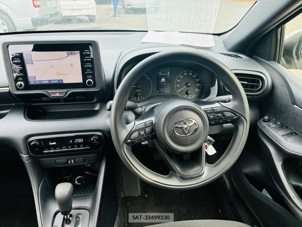 Toyota YARIS 2023-07 8079878-13
