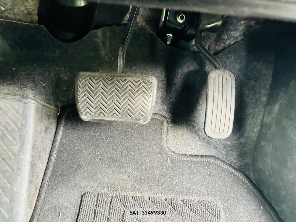 Toyota YARIS 2023-07 8079878-24