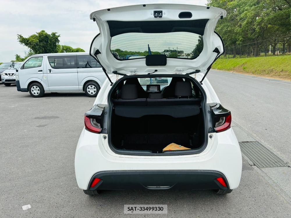 Toyota YARIS 2023-07 8079878-28