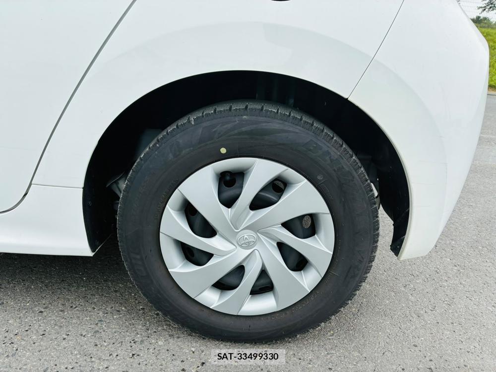 Toyota YARIS 2023-07 8079878-32