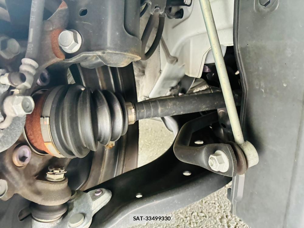 Toyota YARIS 2023-07 8079878-35