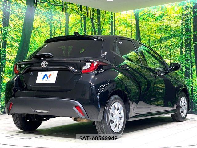 Toyota YARIS 2023-07 8528450-17