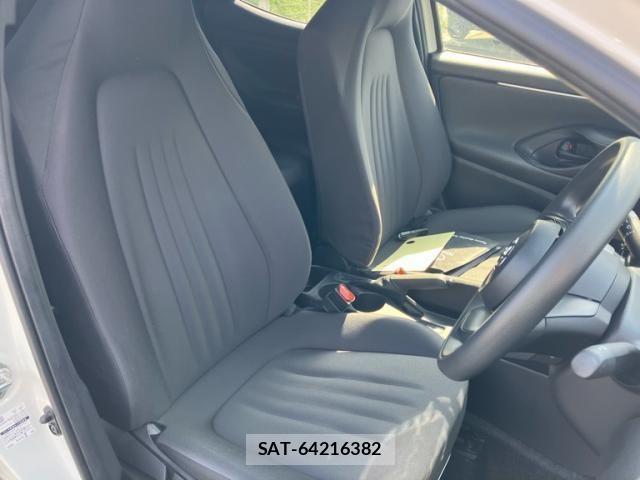 Toyota YARIS 2020-06 8528451-12