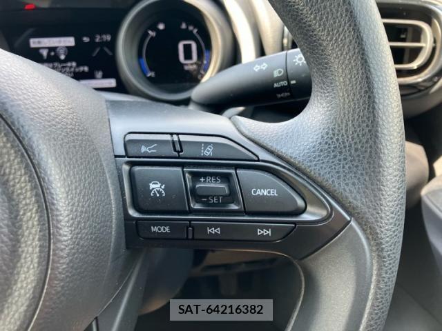 Toyota YARIS 2020-06 8528451-16