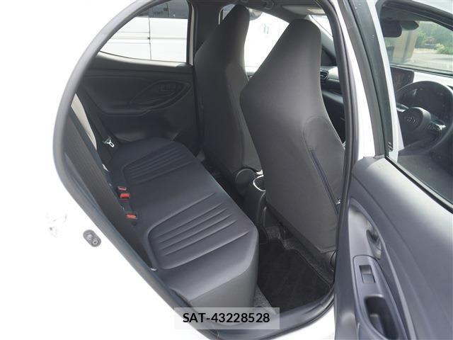 Toyota YARIS 2026-01 8528443-14