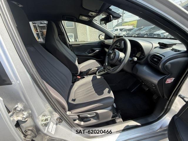 Toyota YARIS 2023-06 8528455-9