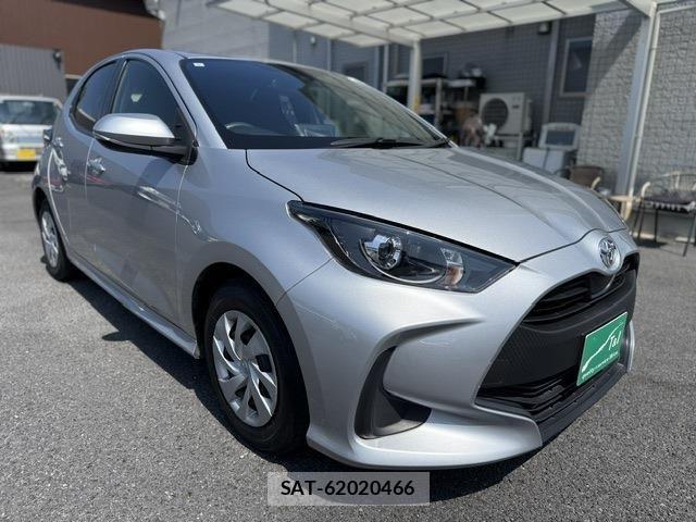 Toyota YARIS 2023-06 8528455-13