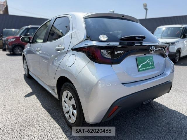 Toyota YARIS 2023-06 8528455-14