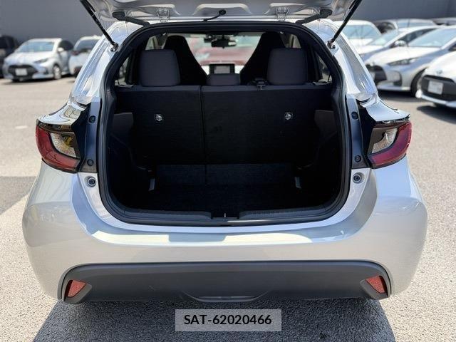 Toyota YARIS 2023-06 8528455-17