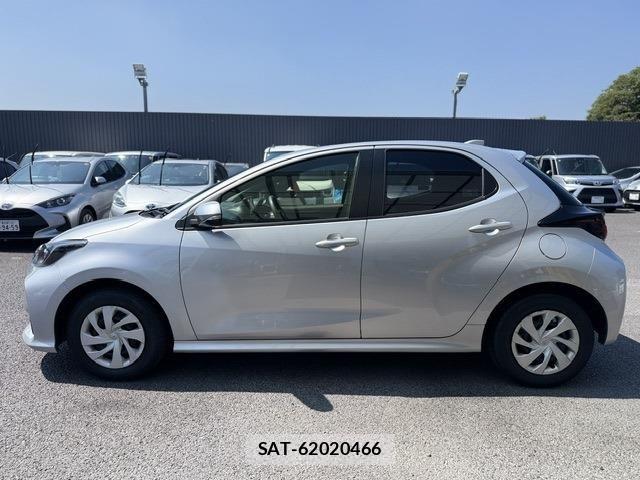 Toyota YARIS 2023-06 8528455-19
