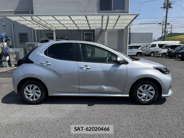 Toyota YARIS 2023-06 8528455-20