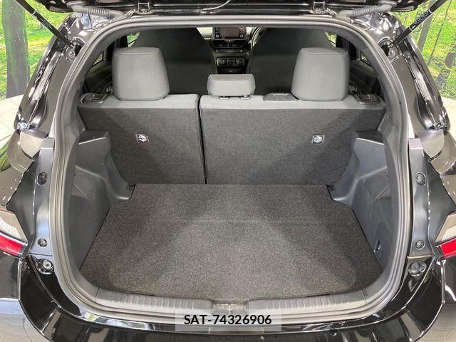 Toyota YARIS 2023-12 8528445-12