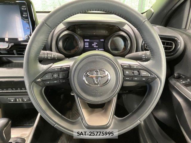 Toyota YARIS 2021-02 8528449-10