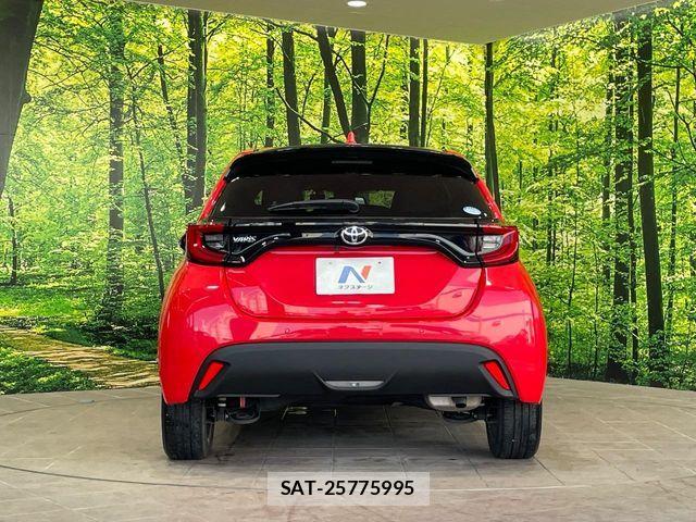 Toyota YARIS 2021-02 8528449-14