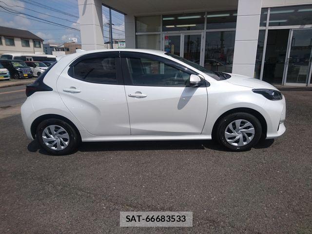 Toyota YARIS 2025-03 8528444-9