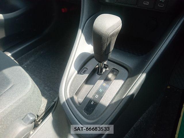 Toyota YARIS 2025-03 8528444-21