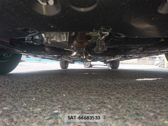 Toyota YARIS 2025-03 8528444-27
