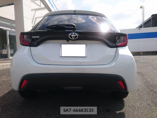 Toyota YARIS 2025-03 8528444-7