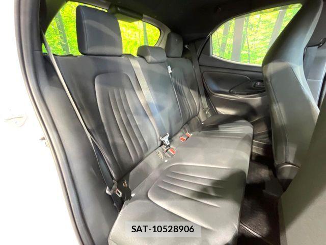 Toyota YARIS 2020-07 8564219-8