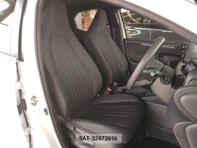 Toyota YARIS 2023-11 8564217-9