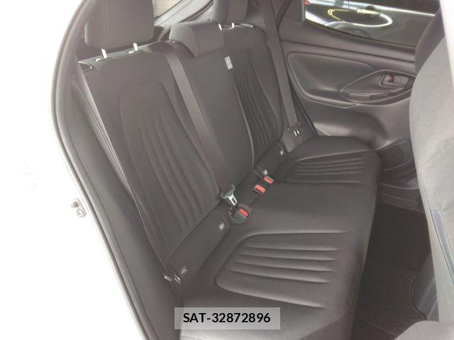 Toyota YARIS 2023-11 8564217-10