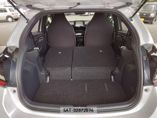 Toyota YARIS 2023-11 8564217-16