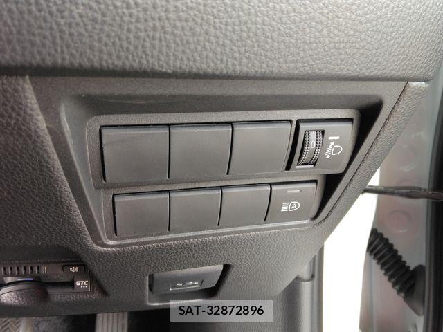 Toyota YARIS 2023-11 8564217-24