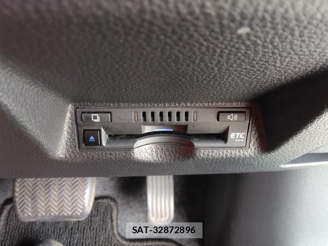 Toyota YARIS 2023-11 8564217-25
