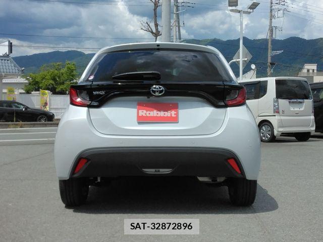 Toyota YARIS 2023-11 8564217-6