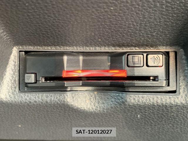 Toyota YARIS 2024-07 8564221-11