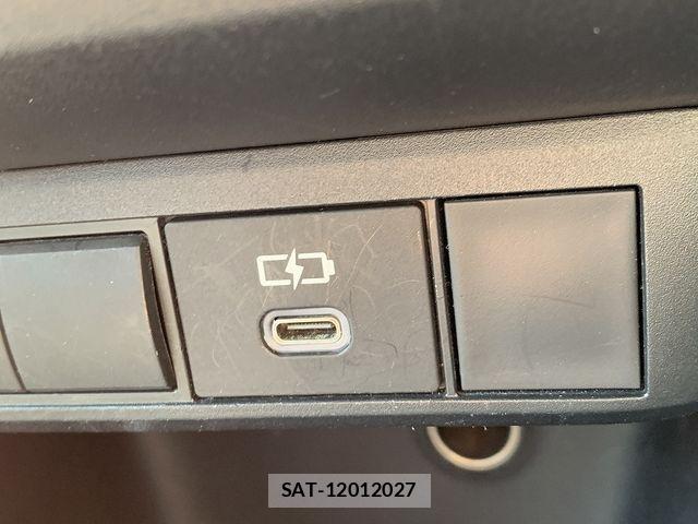 Toyota YARIS 2024-07 8564221-13